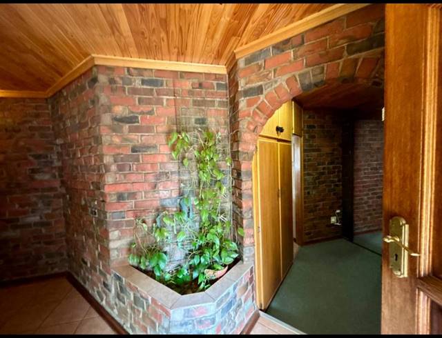4 BEDROOM HOUSE FOR SALE IN PELLISSIER